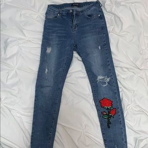 High-Rise Jeans with Embroidered Rose
